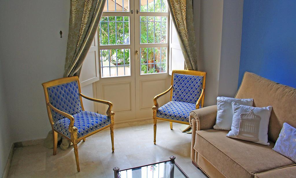 La Casa Azul B&B + Apartments Малага Экстерьер фото